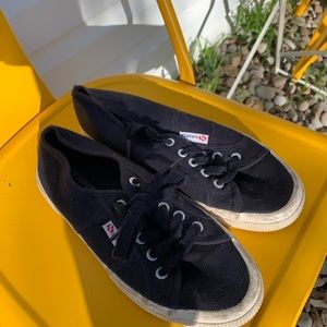 Navy Classic Superga sneakers